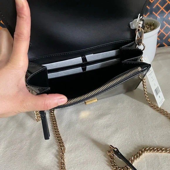 NWT , tory burch Emerson patent chain wallet ( black) crossbody